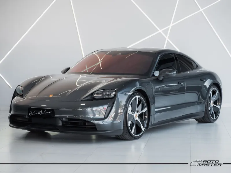 Porsche Taycan (Elétrico)