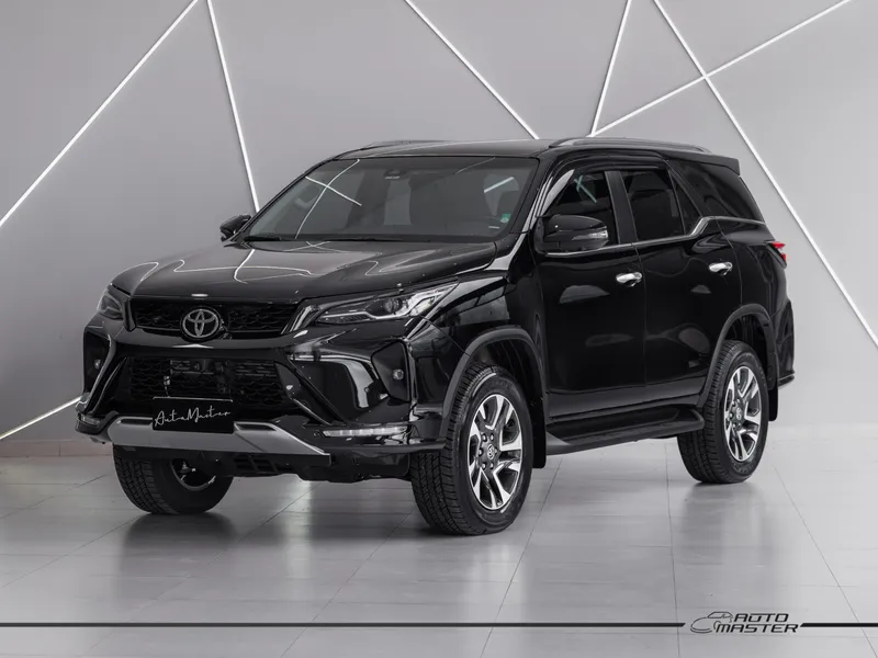 Toyota Hilux SW4 SRX Plat. 4x4 2.8 TB Die. Aut.