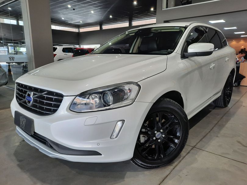 Volvo XC 60 T-5 MOMENTUM 2.0 245cv FWD 5p