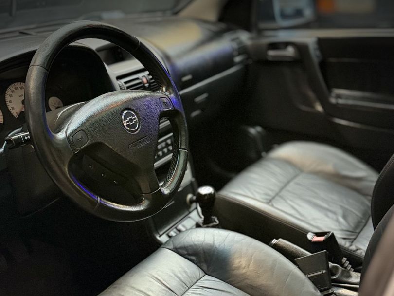 Chevrolet Astra GSi 2.0 16V 136cv Hatchback 5p