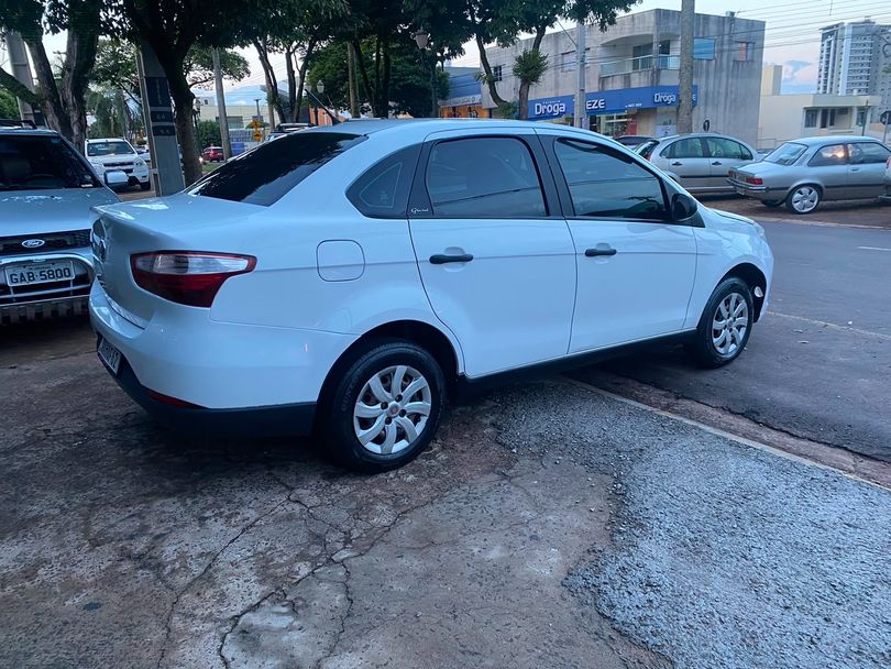 Fiat Grand Siena ATTRACTIVE 1.0 Flex 8V 4p
