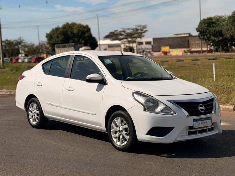 Nissan VERSA SV 1.6 16V FlexStart 4p Aut.
