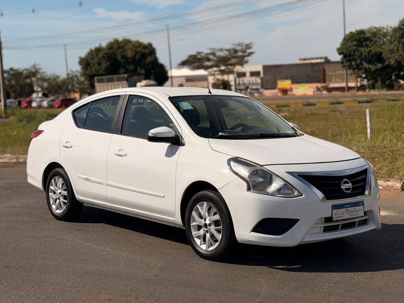Nissan VERSA SV 1.6 16V FlexStart 4p Aut.