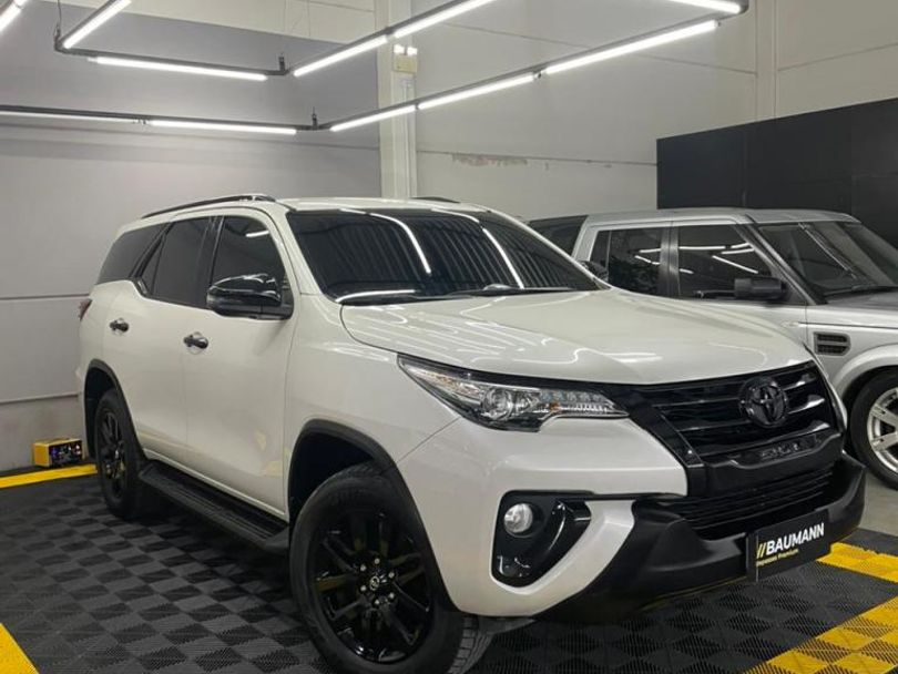 Toyota Hilux CD SRX 4x4 2.8 TDI 16V Diesel Aut.
