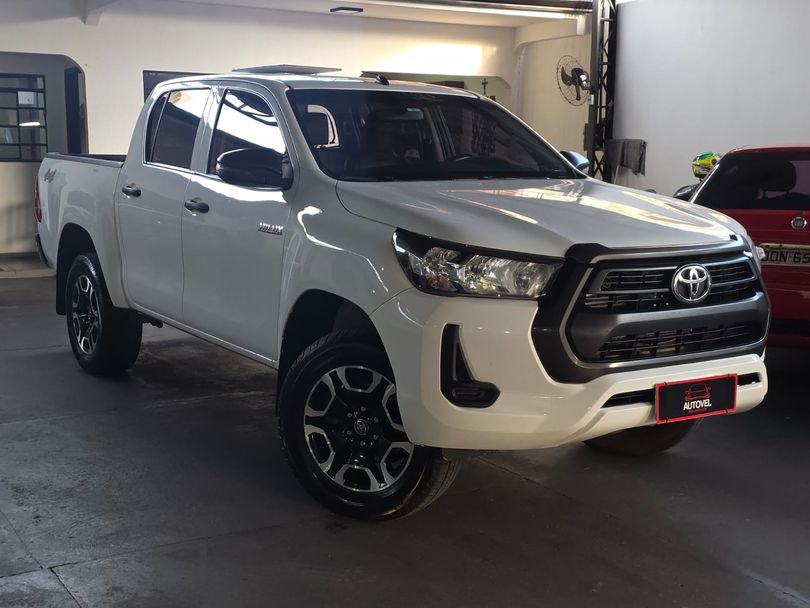 Toyota Hilux CD 4x4 2.8 Diesel Mec.