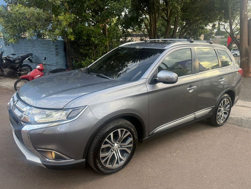 Mitsubishi OUTLANDER 2.2 165cv Diesel Aut.
