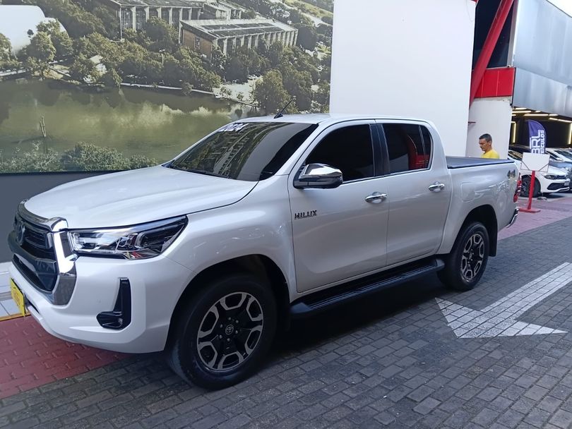 Toyota Hilux CD SRX 4x4 2.8 TDI 16V Diesel Aut.