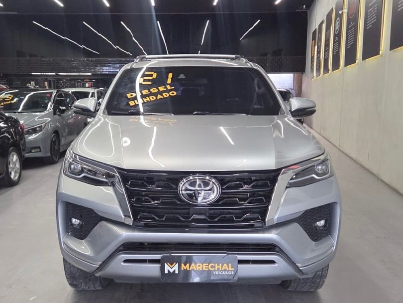 Toyota Hilux SW4 SRX 4x4 2.8 TDI 16V Dies. Aut.