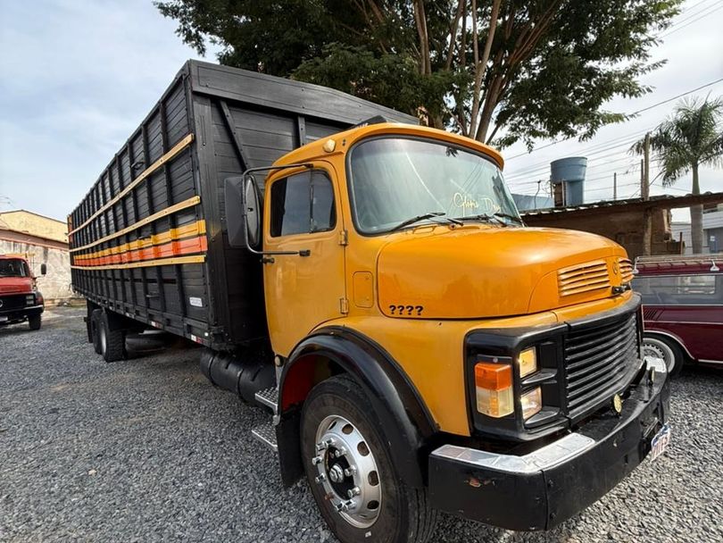  Mercedes-Benz L1113 Trucado - Boiadeira