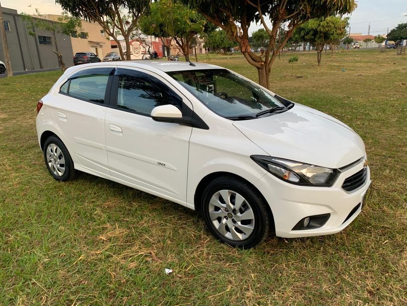 Chevrolet ONIX HATCH LT 1.4 8V FlexPower 5p Mec.
