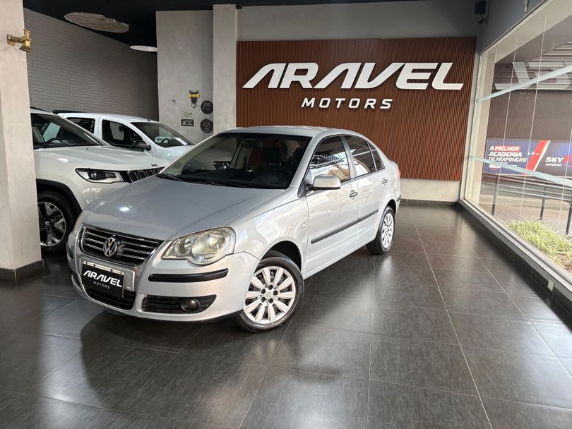 VolksWagen Polo Sedan 1.6 Mi Total Flex 8V 4p