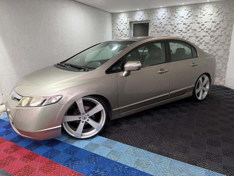 Honda Civic Sedan LXS 1.8/1.8 Flex 16V Aut. 4p