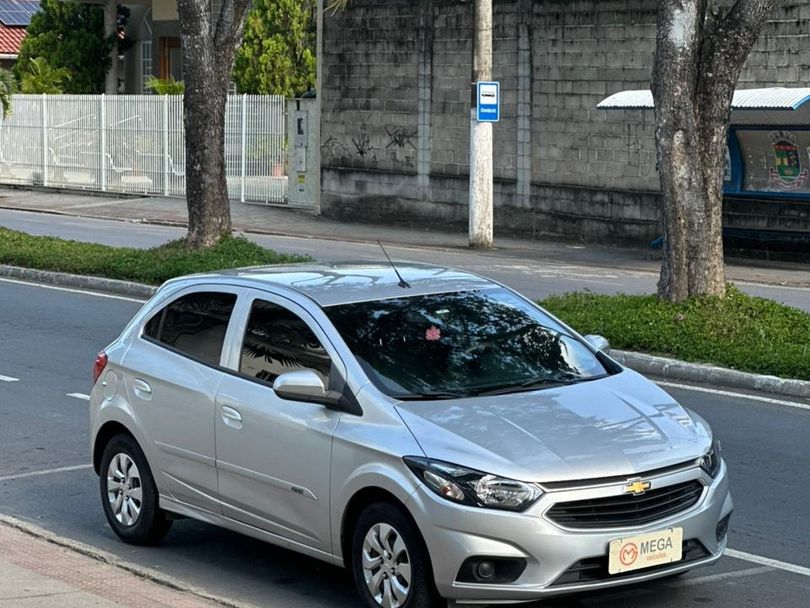 Chevrolet ONIX HATCH LT 1.0 8V FlexPower 5p Mec.