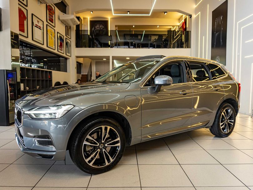 Volvo XC 60 T-8 MOMENTUM 2.0 (Híbrido)