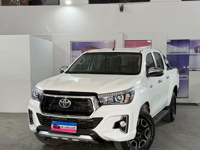 Toyota Hilux CD 4x4 2.8 Diesel Mec.