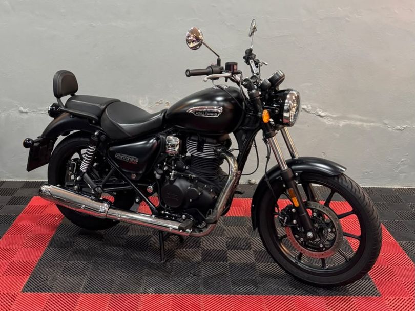 Royal Enfield Meteor 350 Supernova 