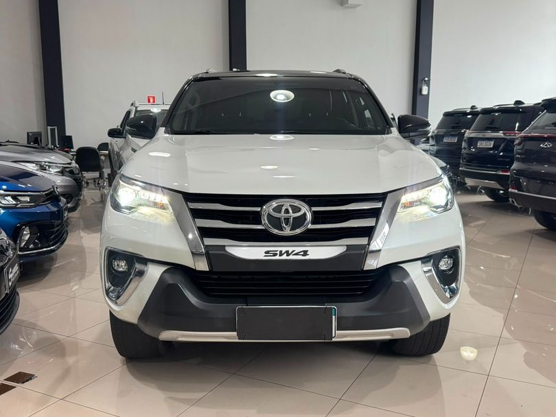 Toyota Hilux CD SRV 4x4 2.8 TDI Diesel Aut.