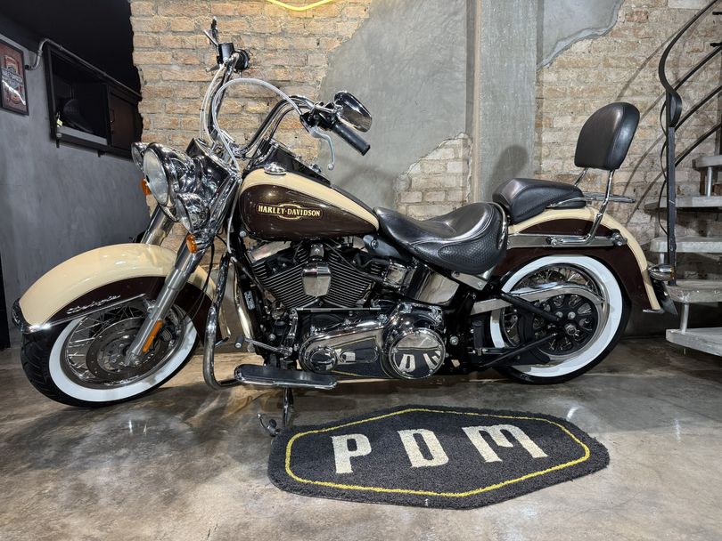Harley SOFTAIL DELUXE  FLSTN