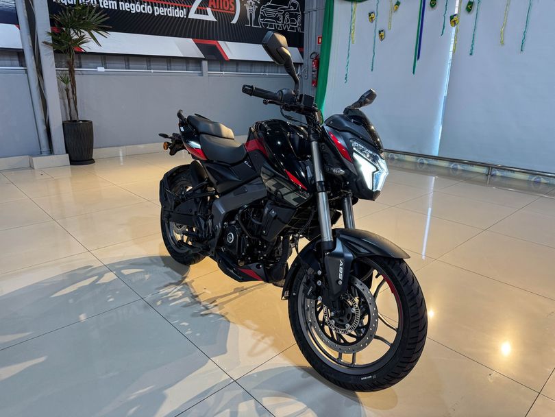 BAJAJ DOMINAR NS200