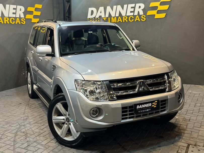 Mitsubishi Pajero HPE Full 3.2 4x4 T.I.Dies. 5p Aut
