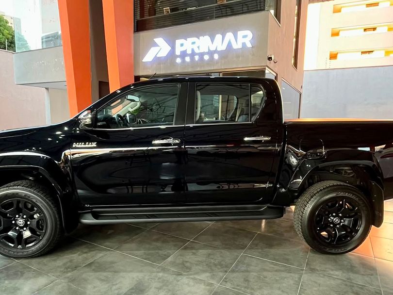 Toyota Hilux CD SRX Plus 4x4 2.8 TDI Die. Aut.