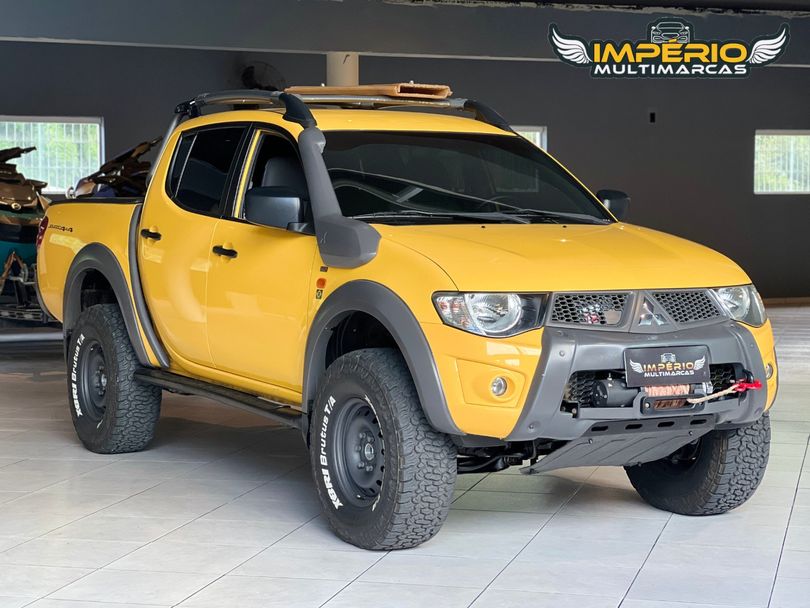 Mitsubishi L200 Triton Savana 3.2 CD TBI Dies. Mec.