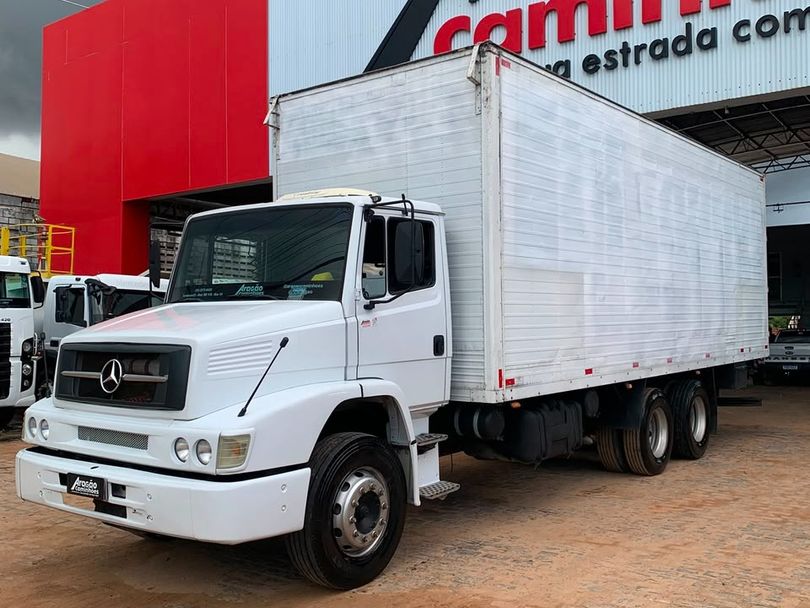 MERCEDES-BENZ L-1620 3-Eixos 2p (diesel)