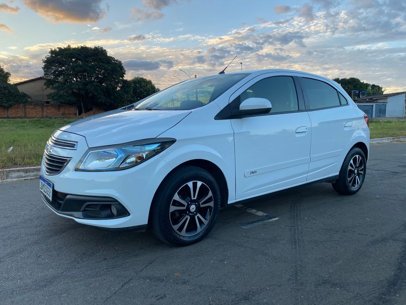 Chevrolet ONIX HATCH LT 1.4 8V FlexPower 5p Mec.