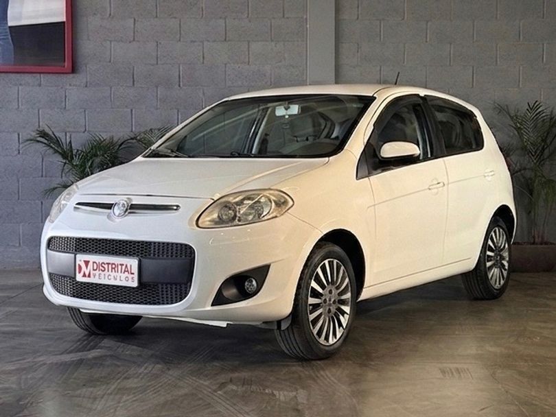 Fiat Palio ESSENCE 1.6 Flex 16V 5p