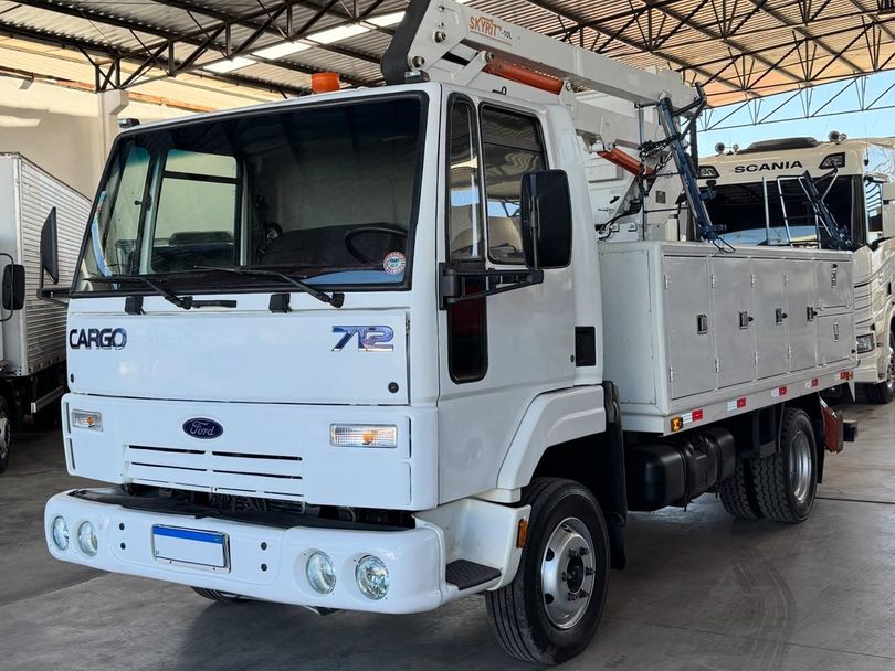 FORD CARGO 712 E Turbo 2p (diesel)