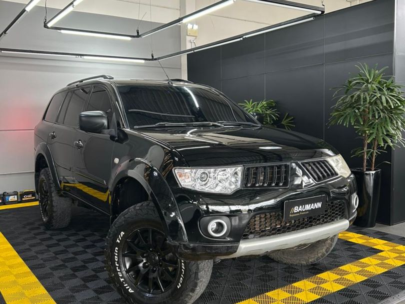 Mitsubishi Pajero DAKAR 3.2 4x4 T.I. Dies. 5p Aut.