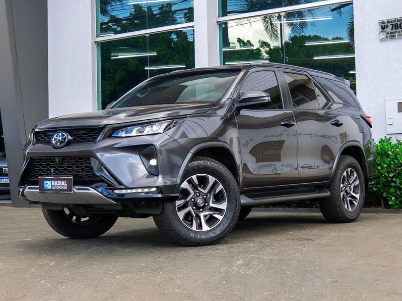 Toyota Hilux SW4 Diamond 2.8 TB 4x4 Die. Aut.