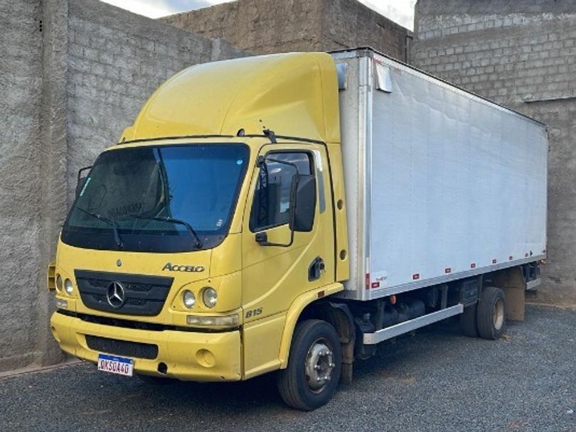 MERCEDES-BENZ Accelo 815 2p (diesel) (E5)