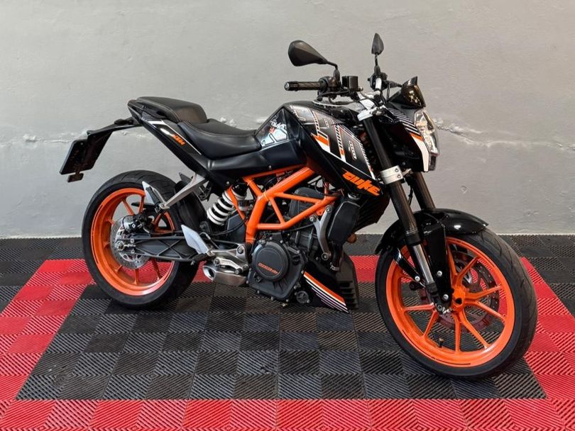 KTM DUKE 390