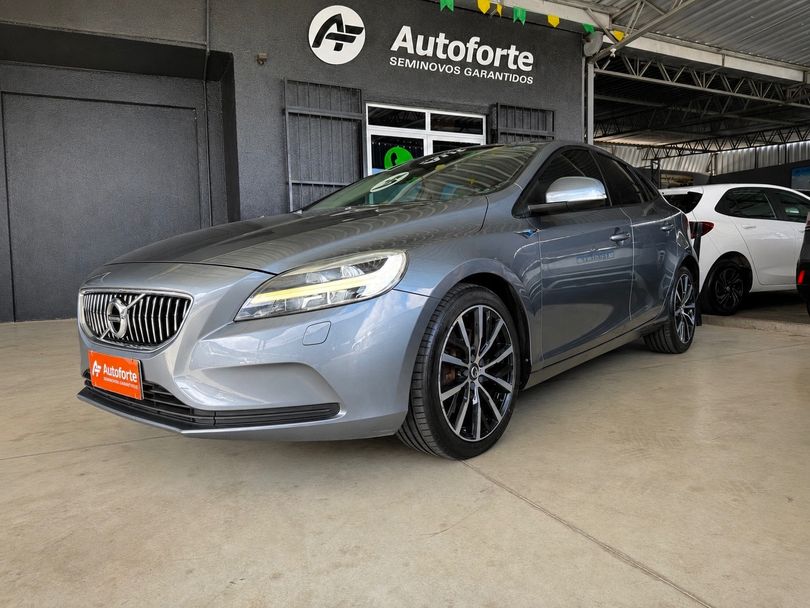 Volvo V40 T-4 MOMENTUM 2.0 Aut.