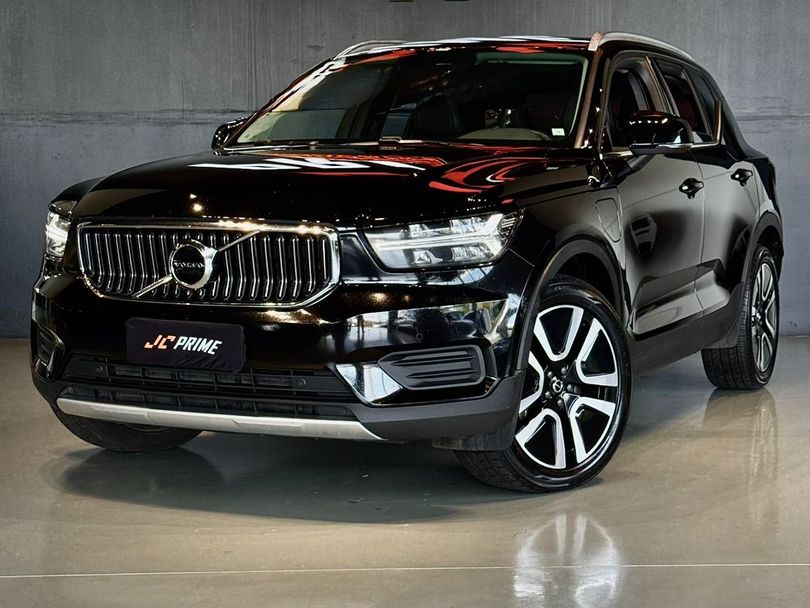 Volvo XC40 T5H MOMENTU