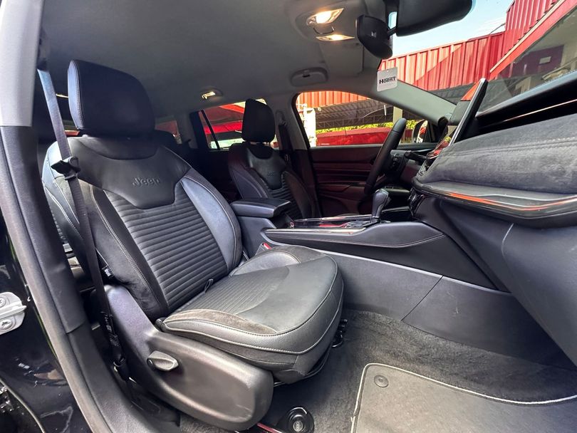 Jeep Commander Limited T270 1.3 TB Flex Aut.