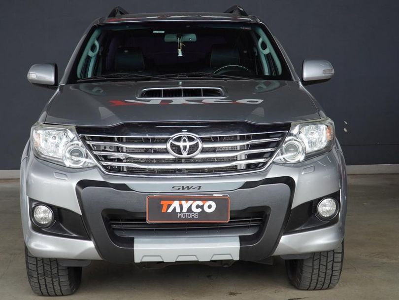 Toyota Hilux SW4 SRV D4-D 4x4 3.0 TDI Dies. Aut