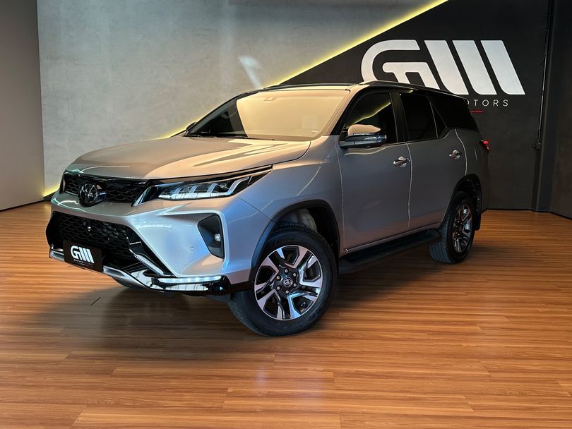 Toyota Hilux SW4 Diamond 2.8 TB 4x4 Die. Aut.