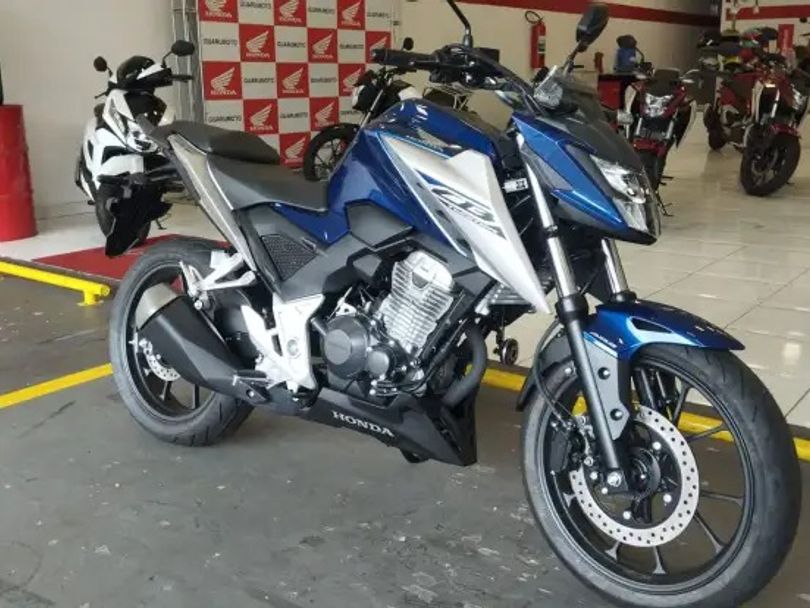 Honda CB300F Twister