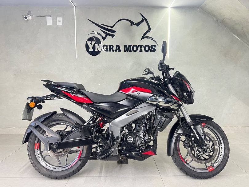BAJAJ DOMINAR NS200