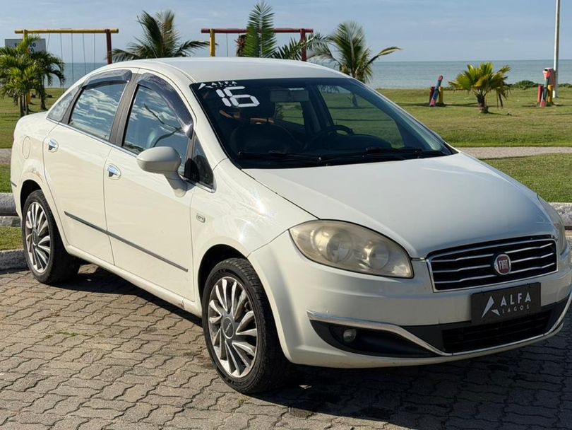 Fiat LINEA ESSENCE 1.8 Flex 16V 4p