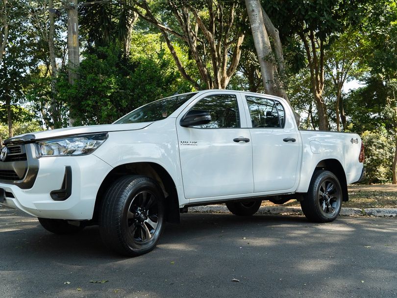 Toyota Hilux CD 4x4 2.8 Diesel Mec.
