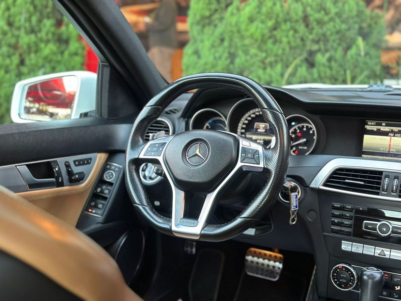 Mercedes C-63 AMG 6.2 V8 Aut.