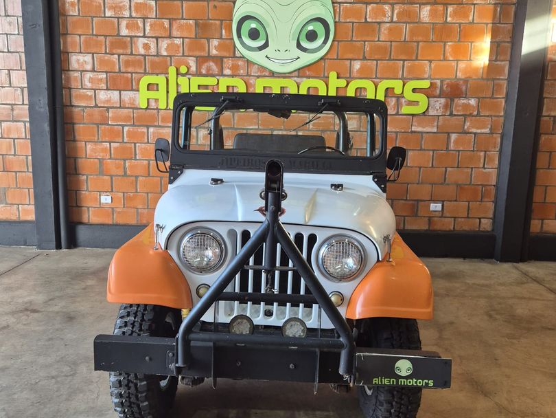 JEEP CLÁSSICO OFF ROAD RAIZ