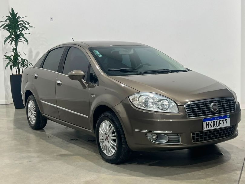 Fiat LINEA ESSENCE 1.8 Flex 16V 4p