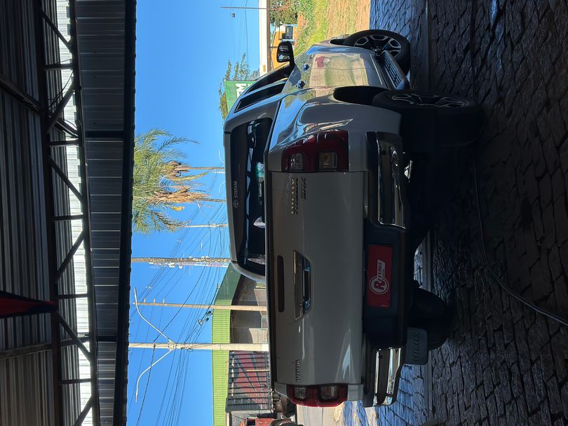 Toyota Hilux CD SRX Plus 4x4 2.8 TDI Die. Aut.