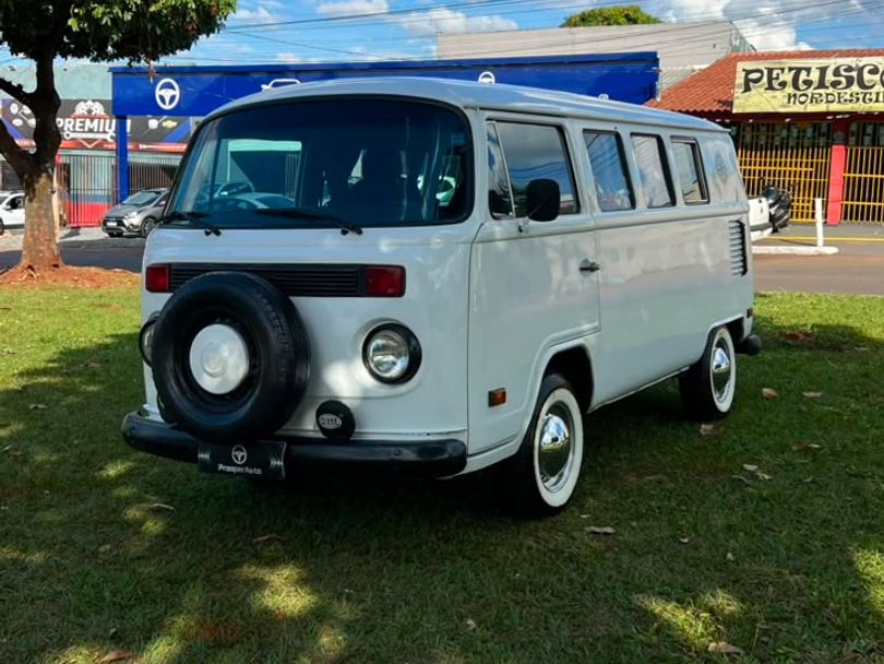 VolksWagen Kombi Standard/ Luxo/ Série Prata