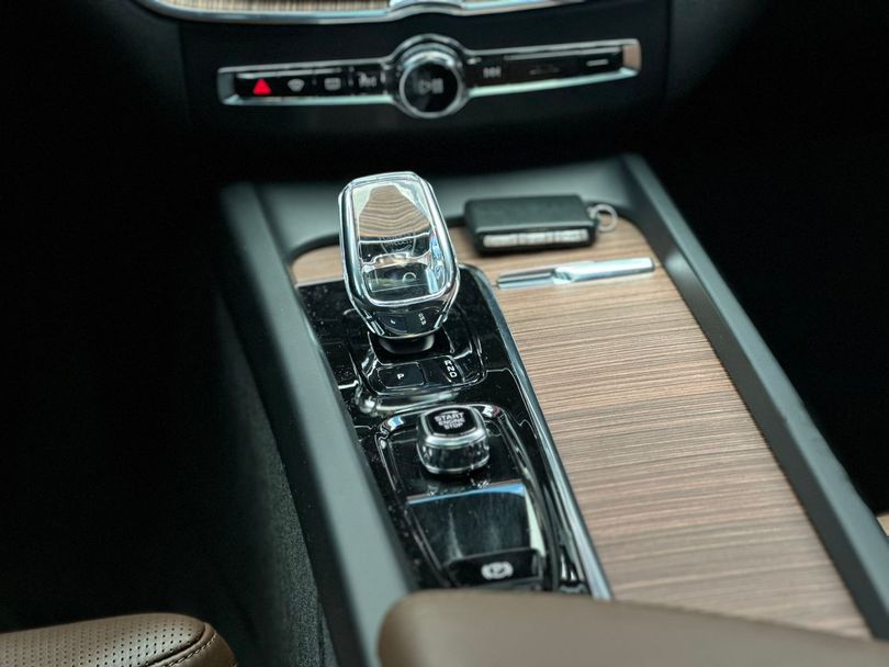 Volvo XC 60 T-8 Ultimate 2.0 AWD (Híbrido)