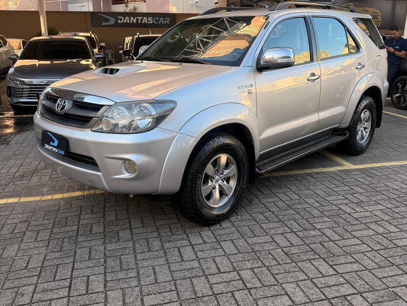 Toyota Hilux SW4 SRV D4-D 4x4 3.0 TDI Dies. Aut